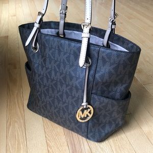 Michael Kors Jet Set Tote Medium